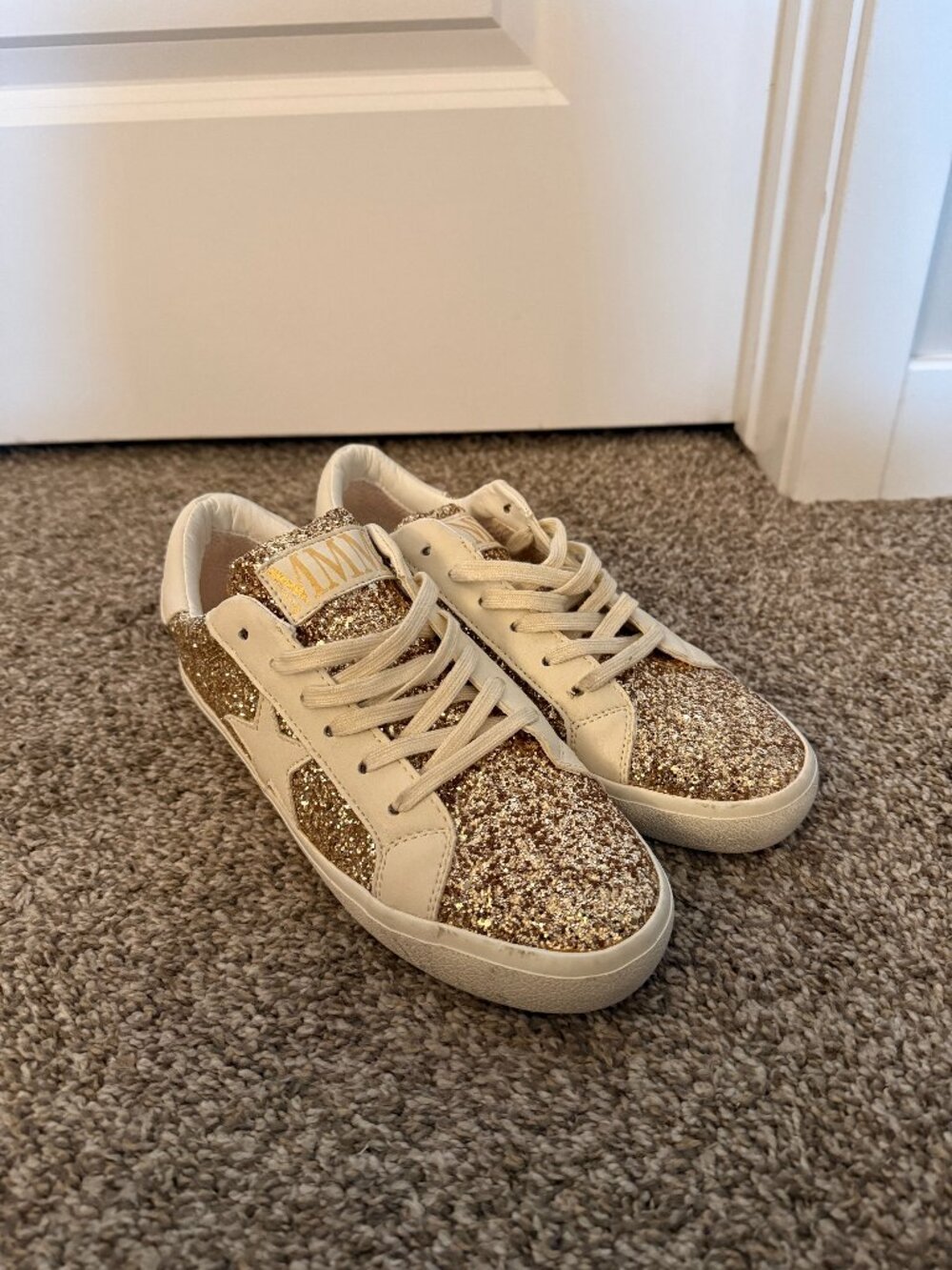 NWOT Mindy Mae's Market Gold Glitter Star Sneakers Size 10